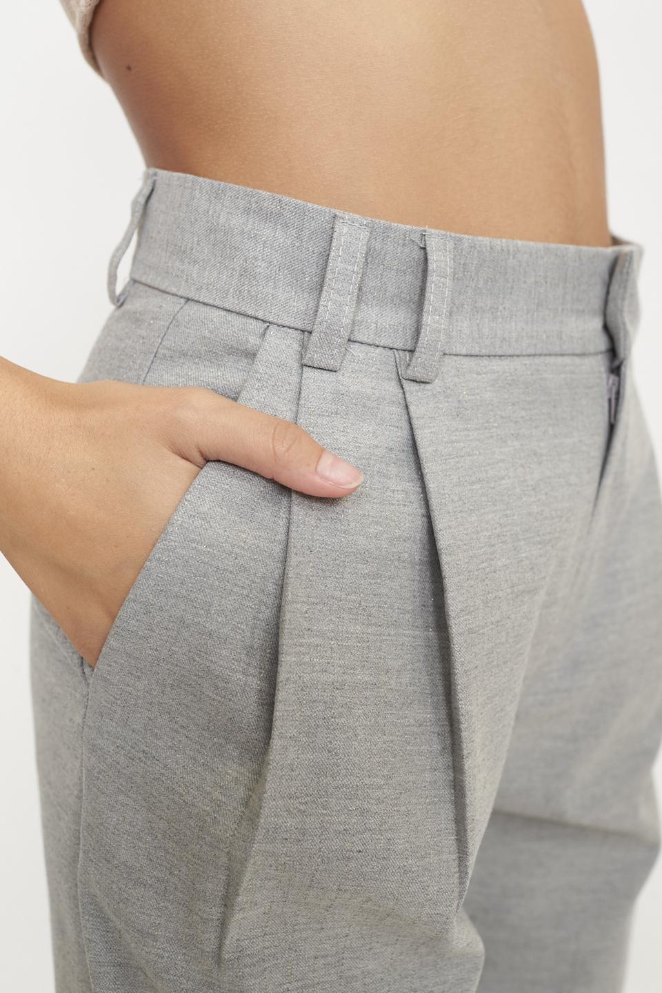 Pantalone palazzo gessato con pinces gessato grigio - Autunno - Inverno 2025 | Brend